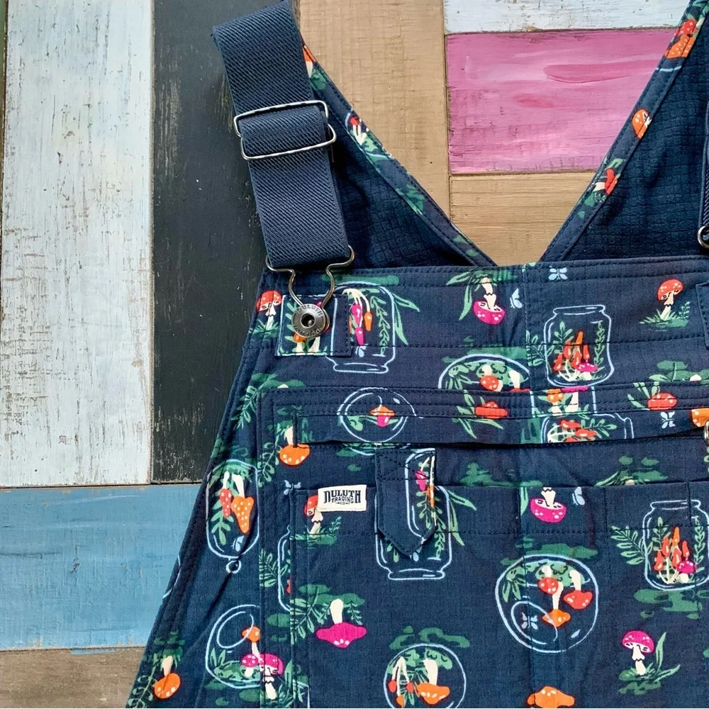 NWT Duluth Heirloom Gardening Lined Bib Overalls Mushroom Terrarium Medium x31L - Picture 2 of 10